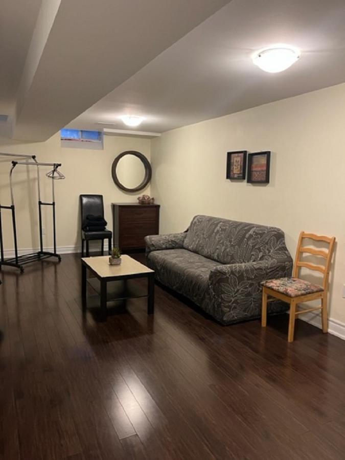 Cozy & Spacious Suite With Private Bathroom Near Toronto Airport ! Миссиссага Экстерьер фото