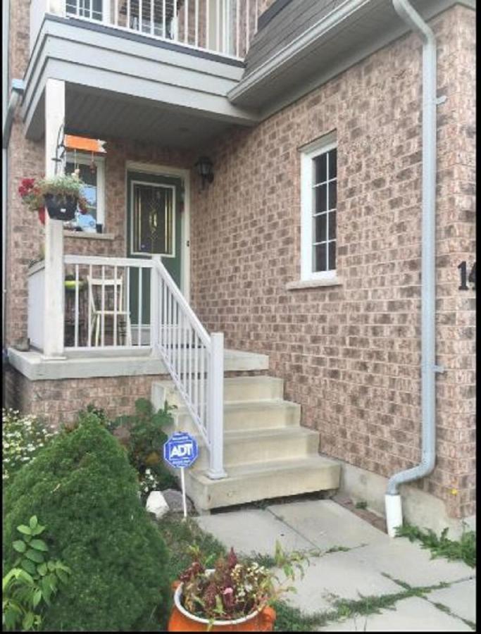 Cozy & Spacious Suite With Private Bathroom Near Toronto Airport ! Миссиссага Экстерьер фото