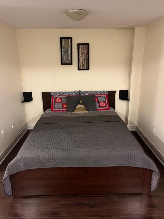 Cozy & Spacious Suite With Private Bathroom Near Toronto Airport ! Миссиссага Экстерьер фото